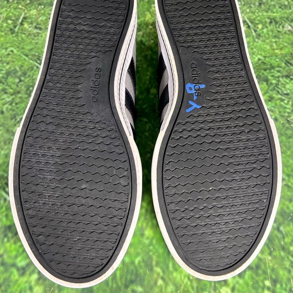 Adidas Unisex Children's Daily 3.0 Size 7 Skate Shoe FX7269 Gray/Black - Picture 10 of 12